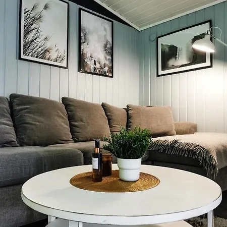 Holiday home Naturskjonn I Naerheten Av Dyreparken *