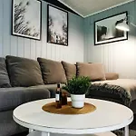 Feriehus Landlig Nær Dyreparken, Romslig Og Barnevennlig *
